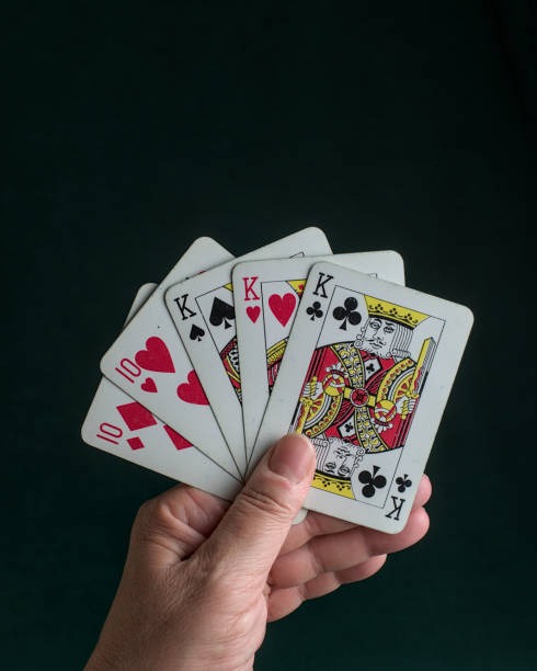 lucky 777 mobile app interface showing sportsbook and live casino options
